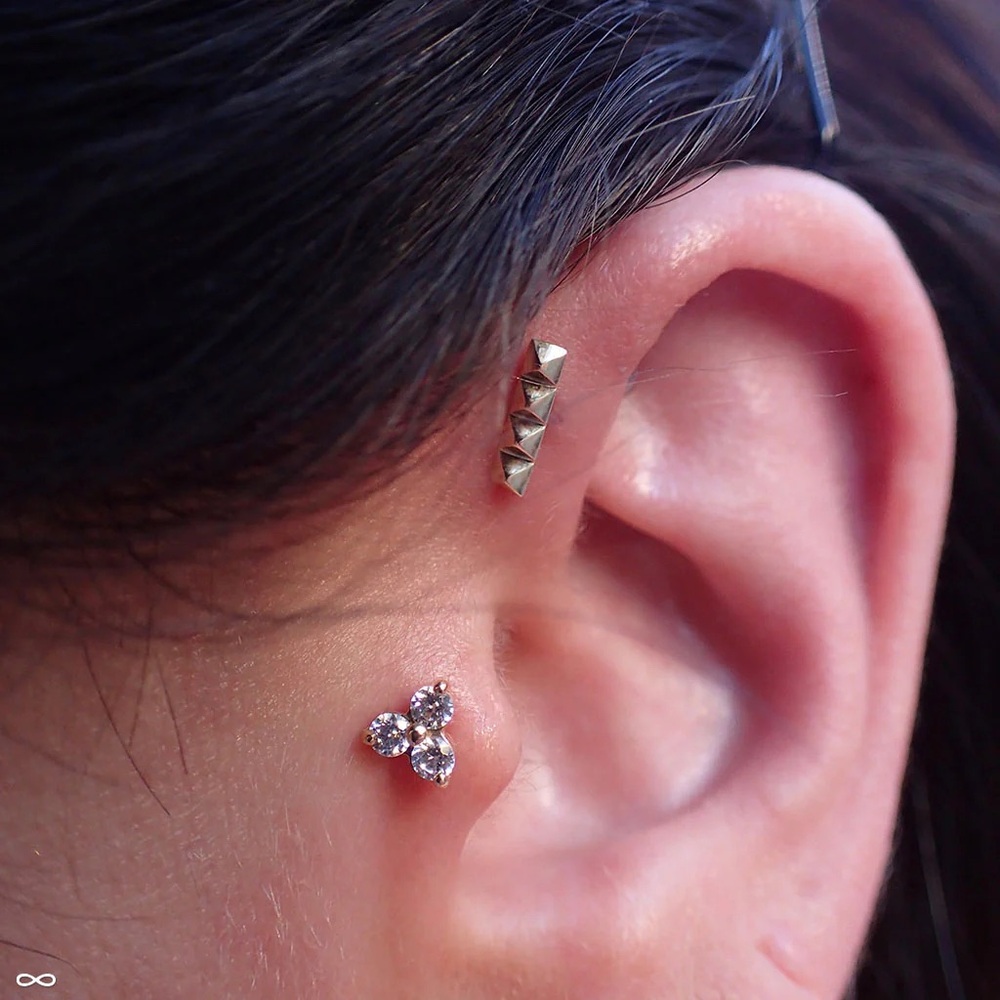 BVLA White Gold Pyramid Stud Earring